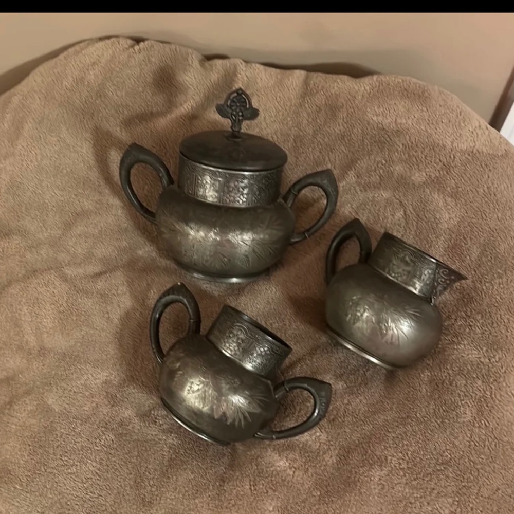 Manhattan Silver Plate Co vintage 3 cup set